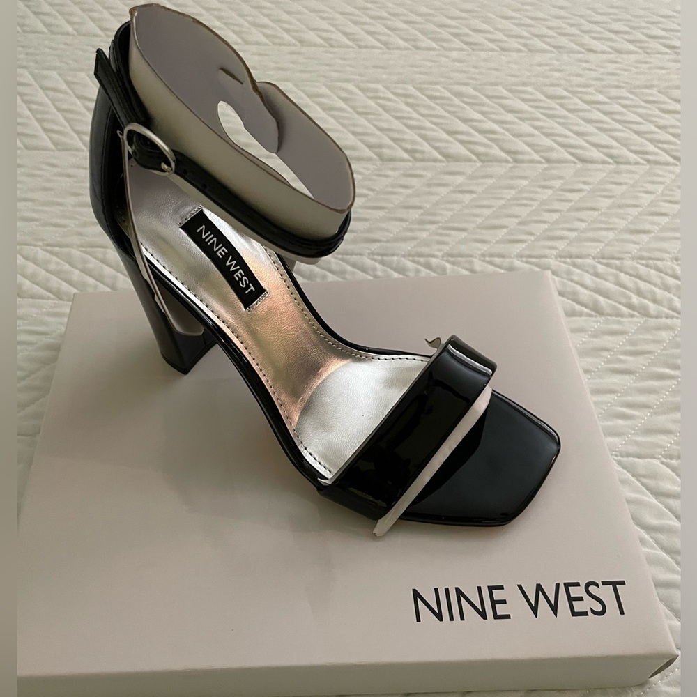 Nine West Brand New Size 6M Black Heel Sandals